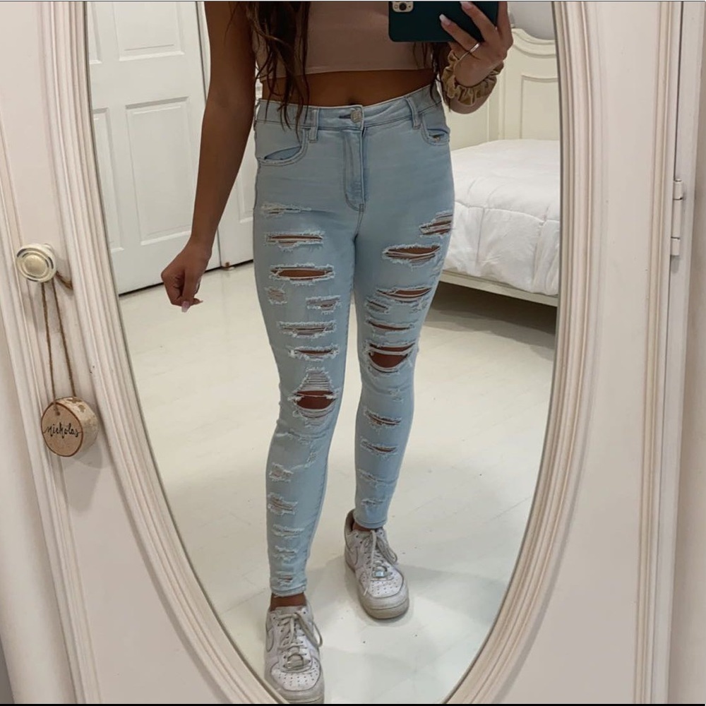 AMERICAN EAGLE light wash jeans